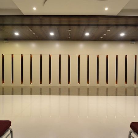 Hotel Jhankar Palace Dhule エクステリア 写真