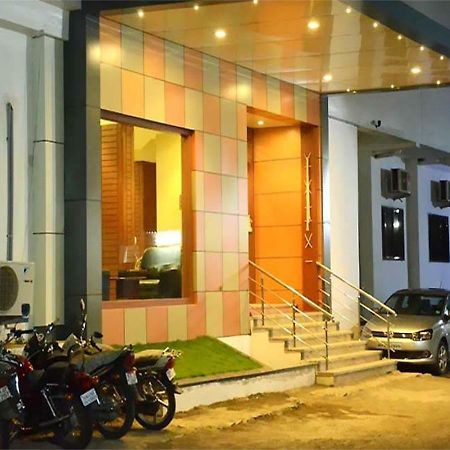 Hotel Jhankar Palace Dhule エクステリア 写真