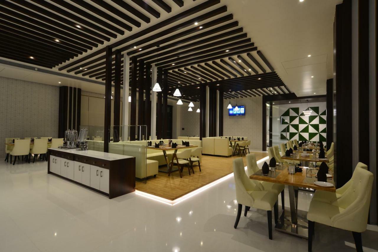 Hotel Jhankar Palace Dhule エクステリア 写真