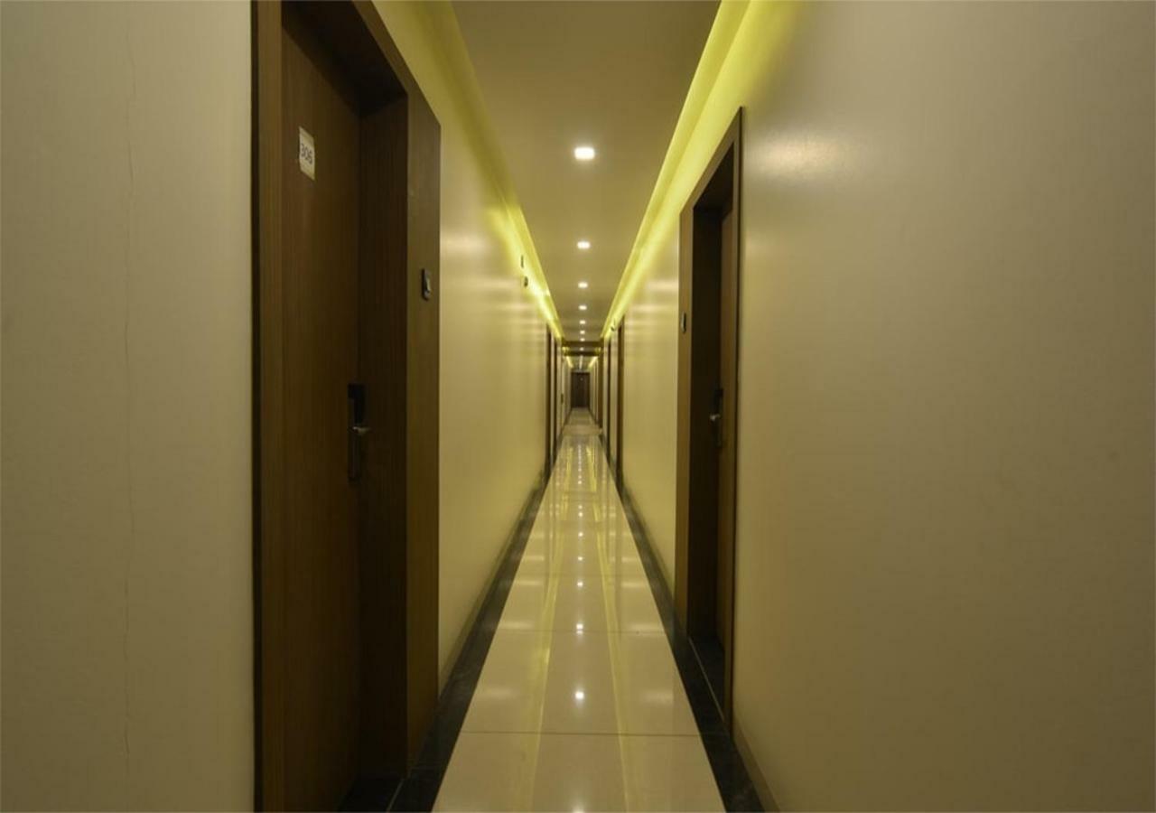 Hotel Jhankar Palace Dhule エクステリア 写真